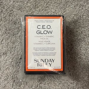 SUNDAY RILEY CEO glow serum brand new Retails $80